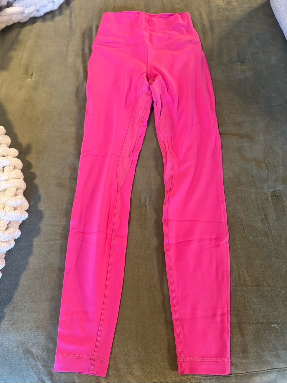AUTHENTIC LULULEMON leggings. Sonic pink. Size 4 28” inseam.